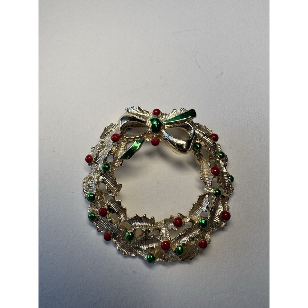 Vintage Gerry’s Christmas Wreath Brooch Red Green Berries Gold Tone Bow
